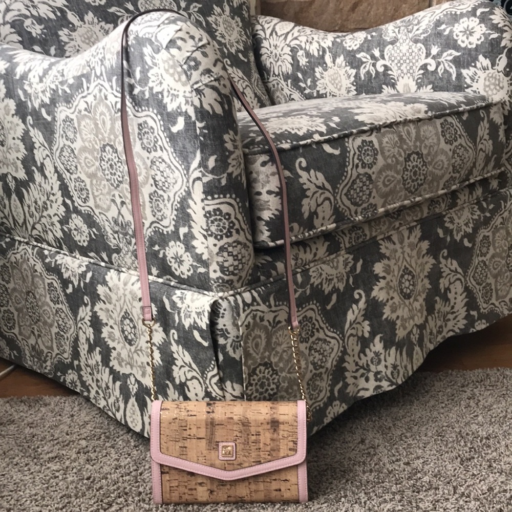 Anne Klein cork  and pink trim Cross body Wallet purse - Picture 2 of 7